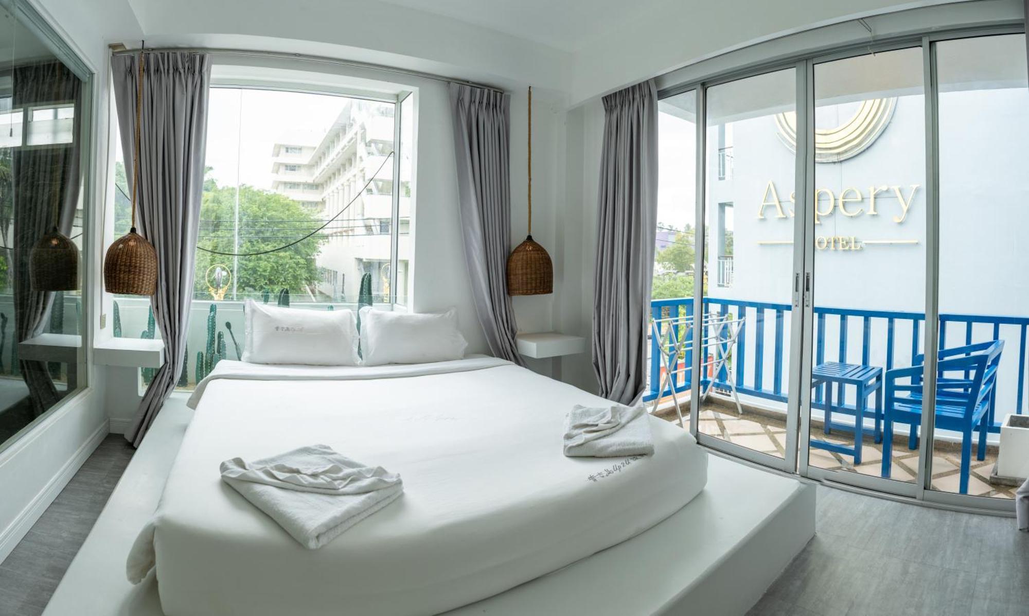Meow Cafe & Hotel Patong Eksteriør bilde